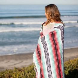 Geometric tassel style blanket (Color: Light Green)