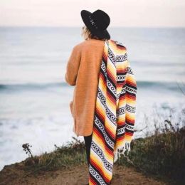 Geometric tassel style blanket (Color: Black yellow)