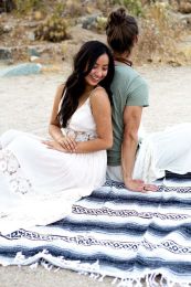 Geometric tassel style blanket (Color: Blackwhite ash)