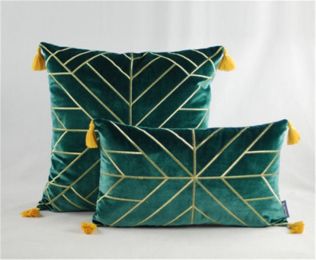 Velvet embroidered pillowcase (Color: Green)