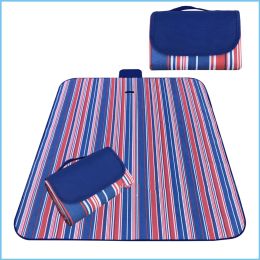 Waterproof and moistureproof picnic mat (Color: Sapphire stripes)