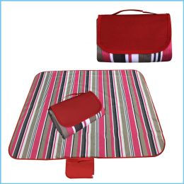 Waterproof and moistureproof picnic mat (Color: Dark Red stripes)